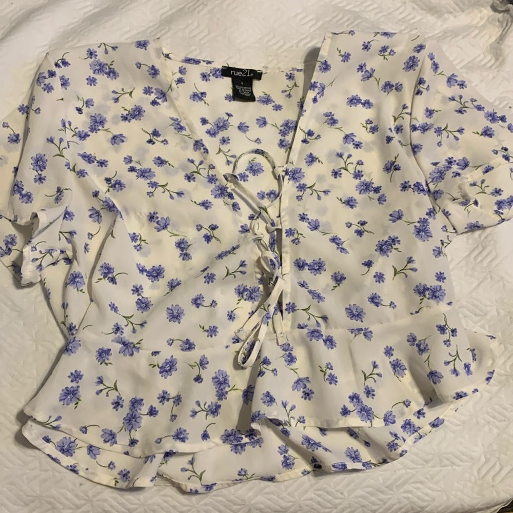 Rule 21 size L but runs small fits as a M